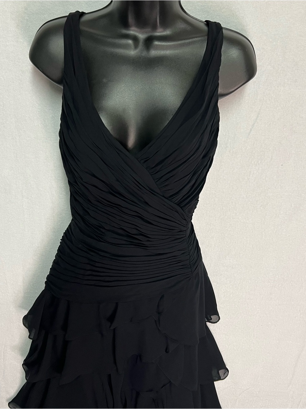 Tadashi Shoji Black v-neck ruched silk tiered maxi dress - Picture 3 of 7